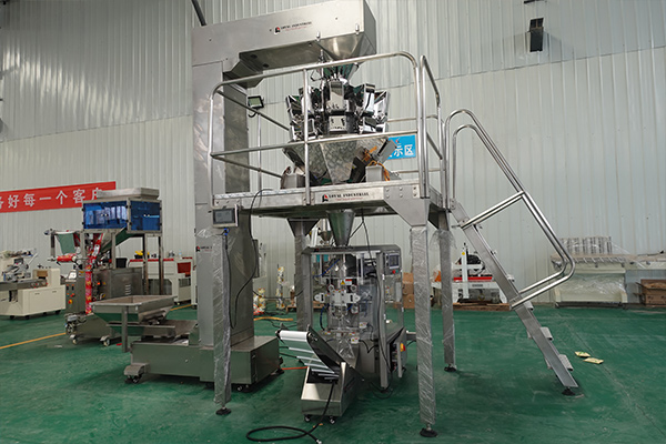 ショートカットパスタ生産ラインの包装機