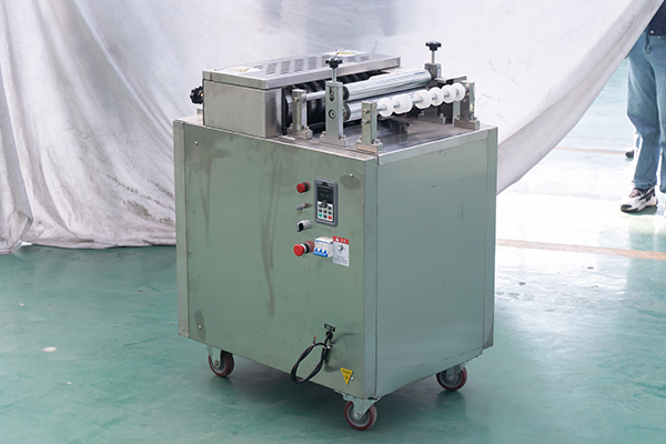 Машина для вытягивания и резки