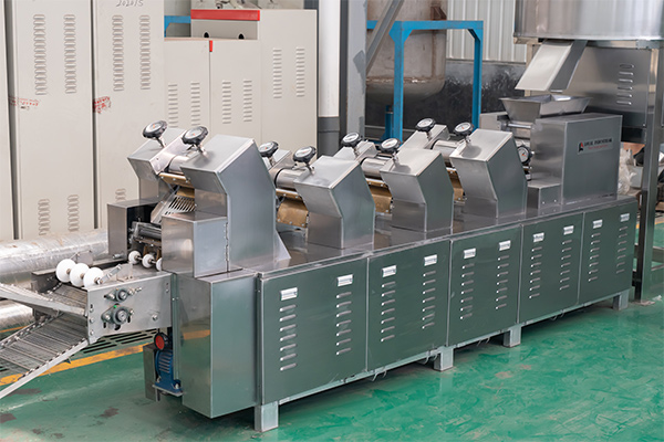 Machine à rouler et à façonner