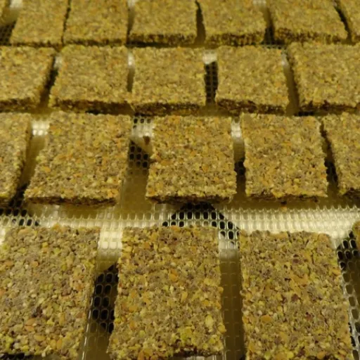 Cracking Techniques for Pistachios